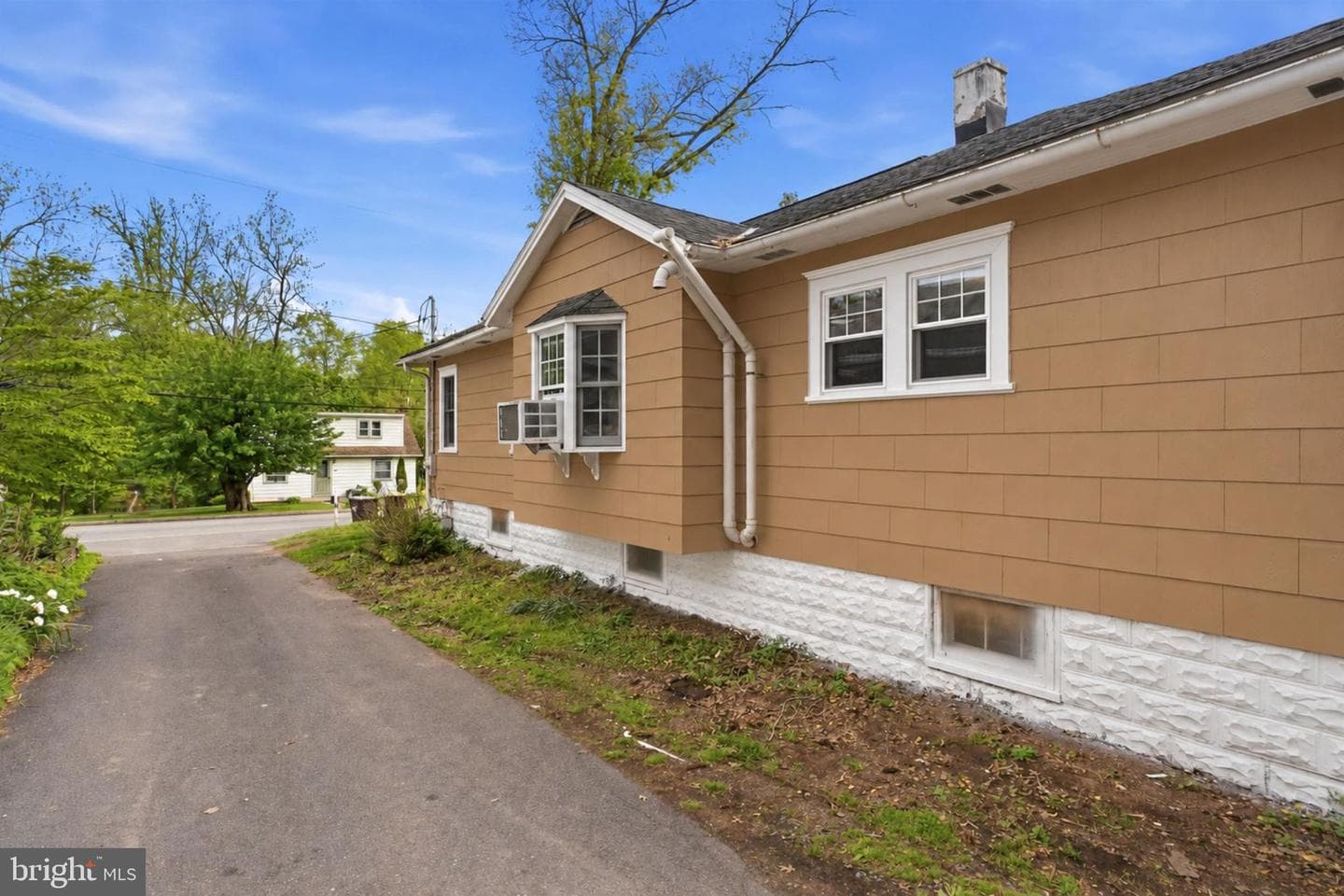 2950 E Walnut Street photo 25