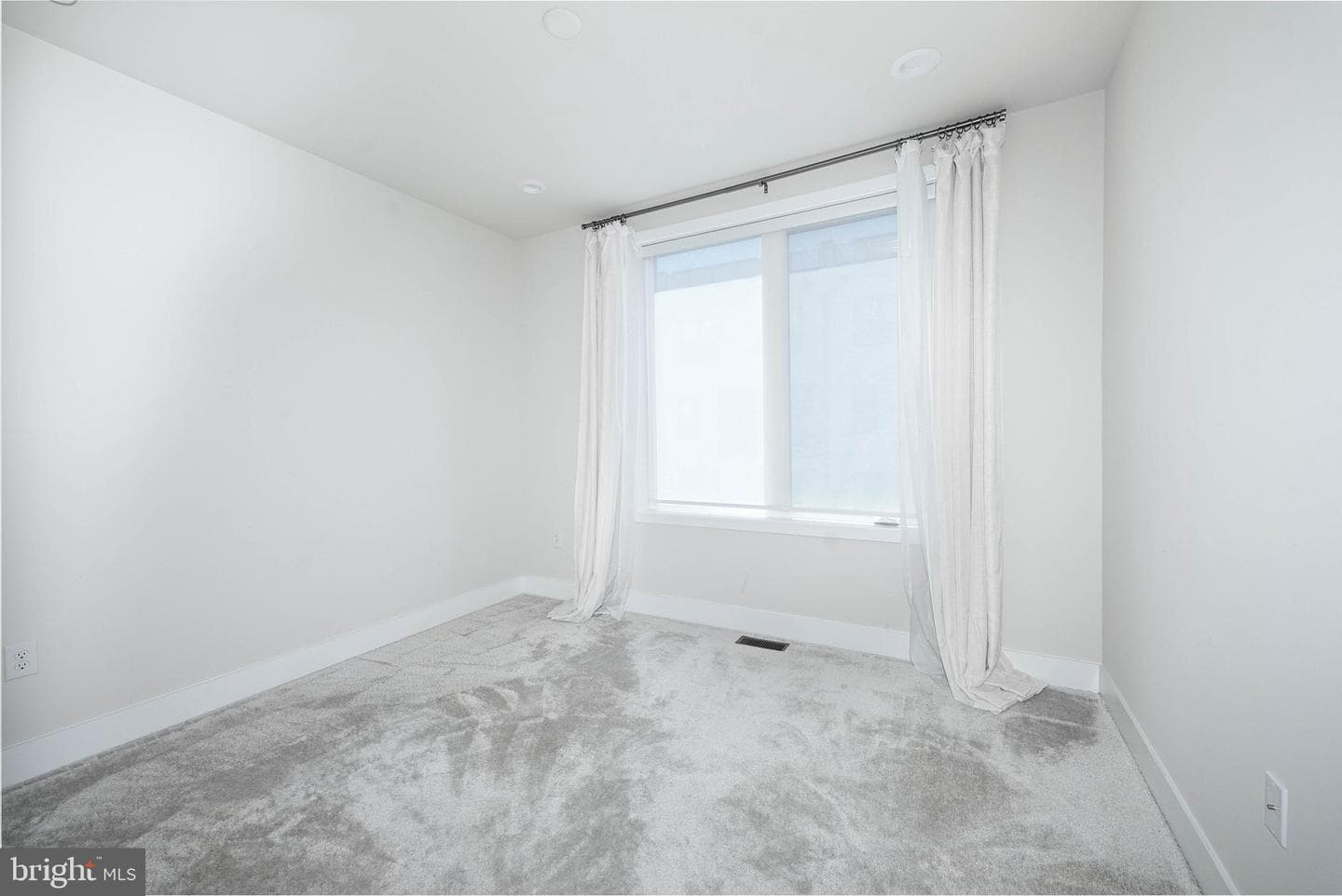 305 Manion Alley photo 13