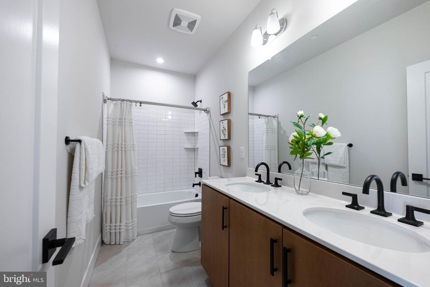 305 Manion Alley photo 15