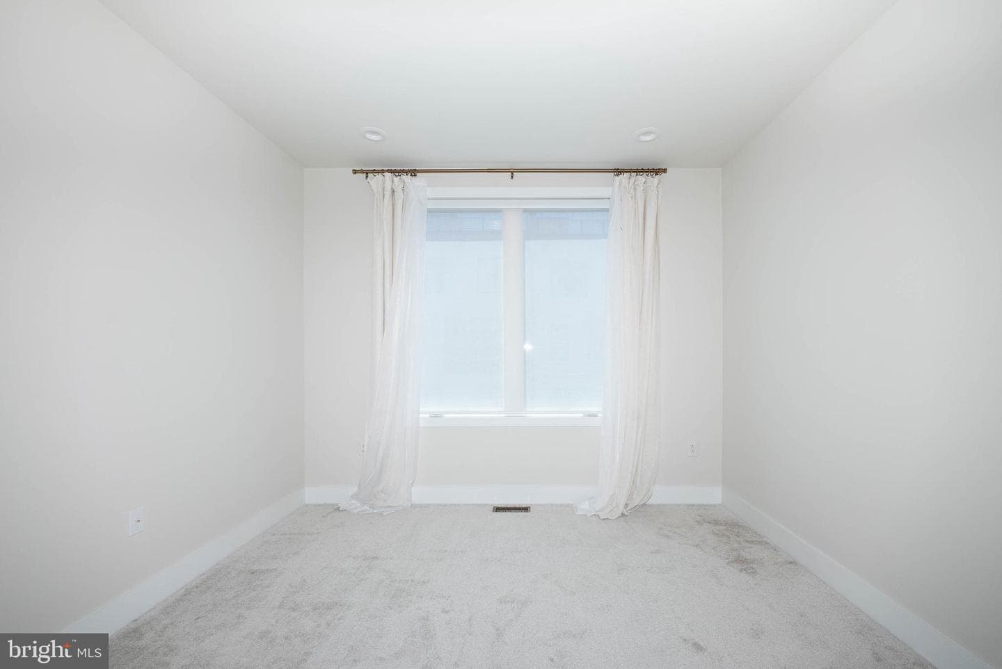 305 Manion Alley photo 17