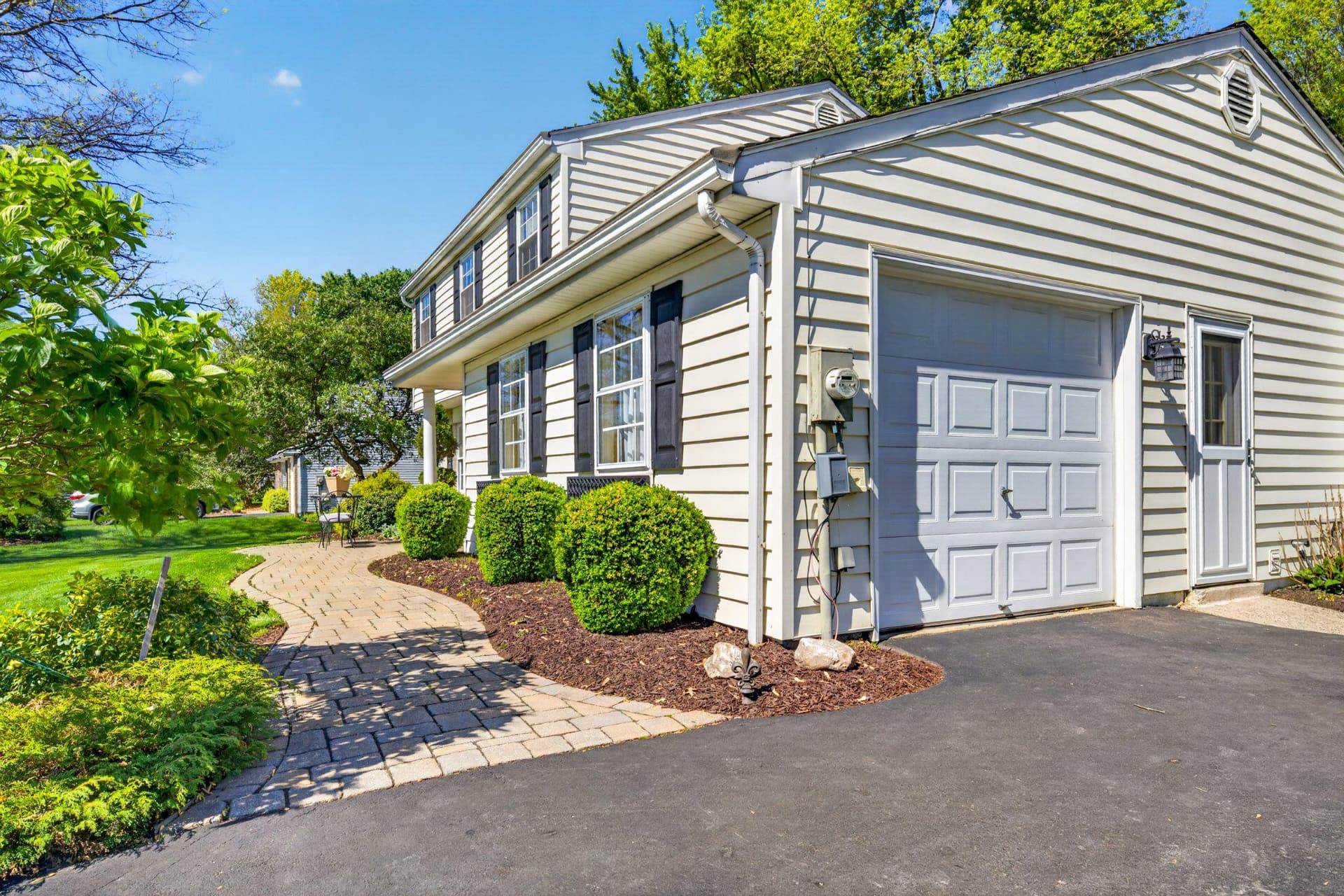 556 Grapevine Drive photo 3