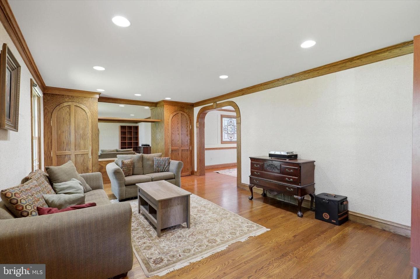746 Wright Drive photo 6