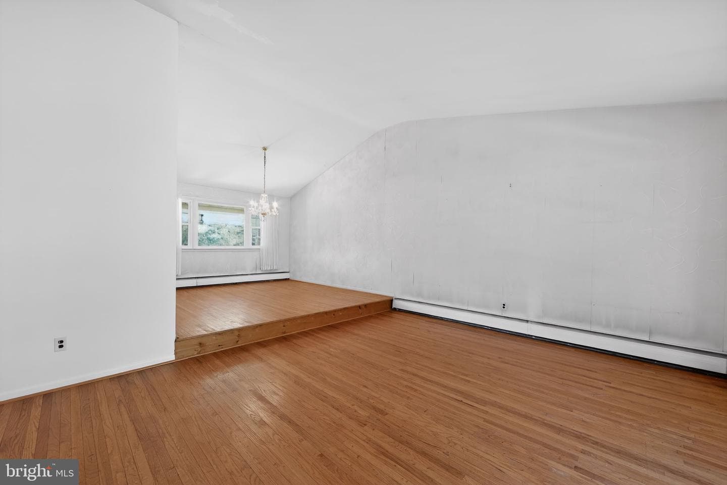 533 Martin Lane photo 12
