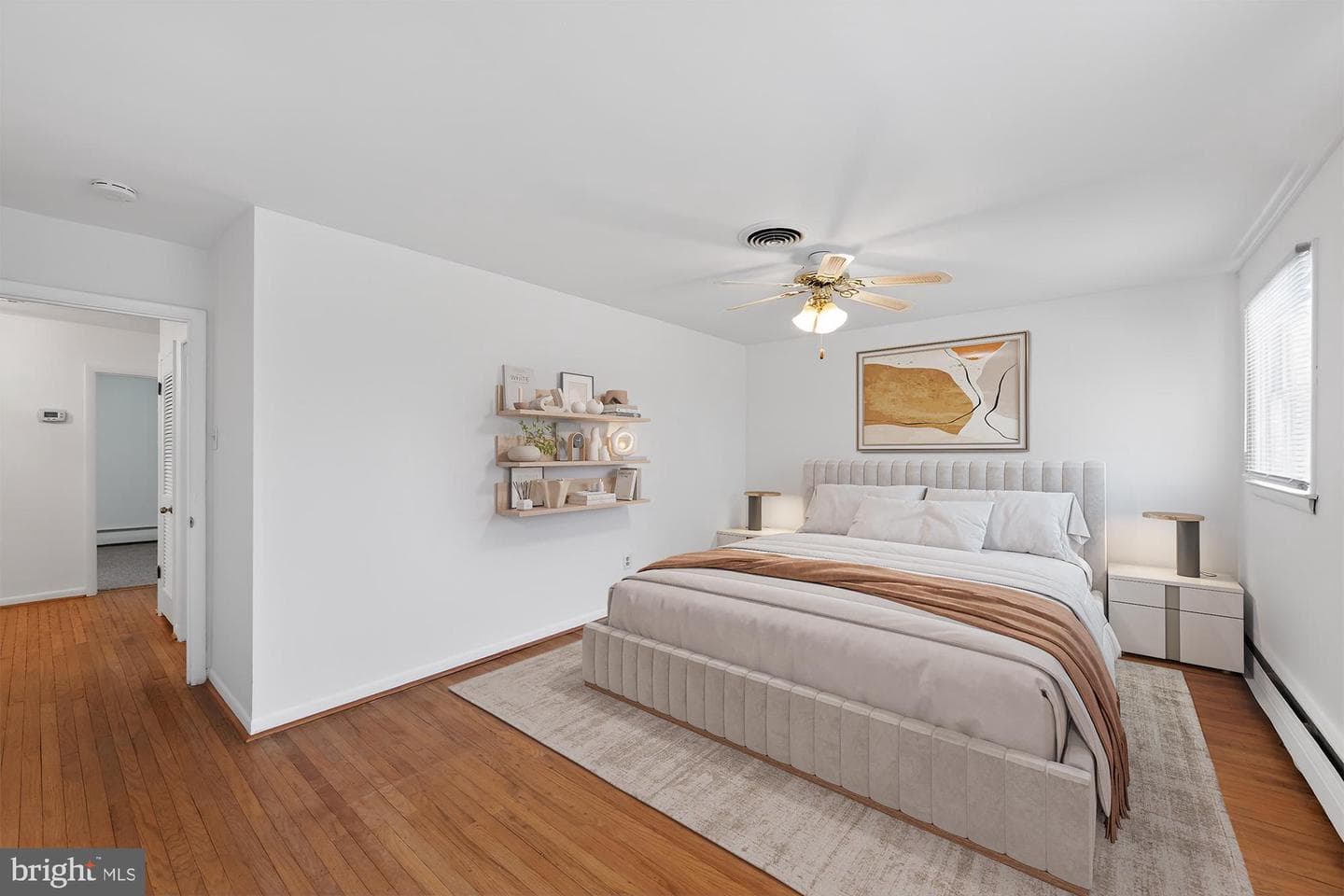 533 Martin Lane photo 19