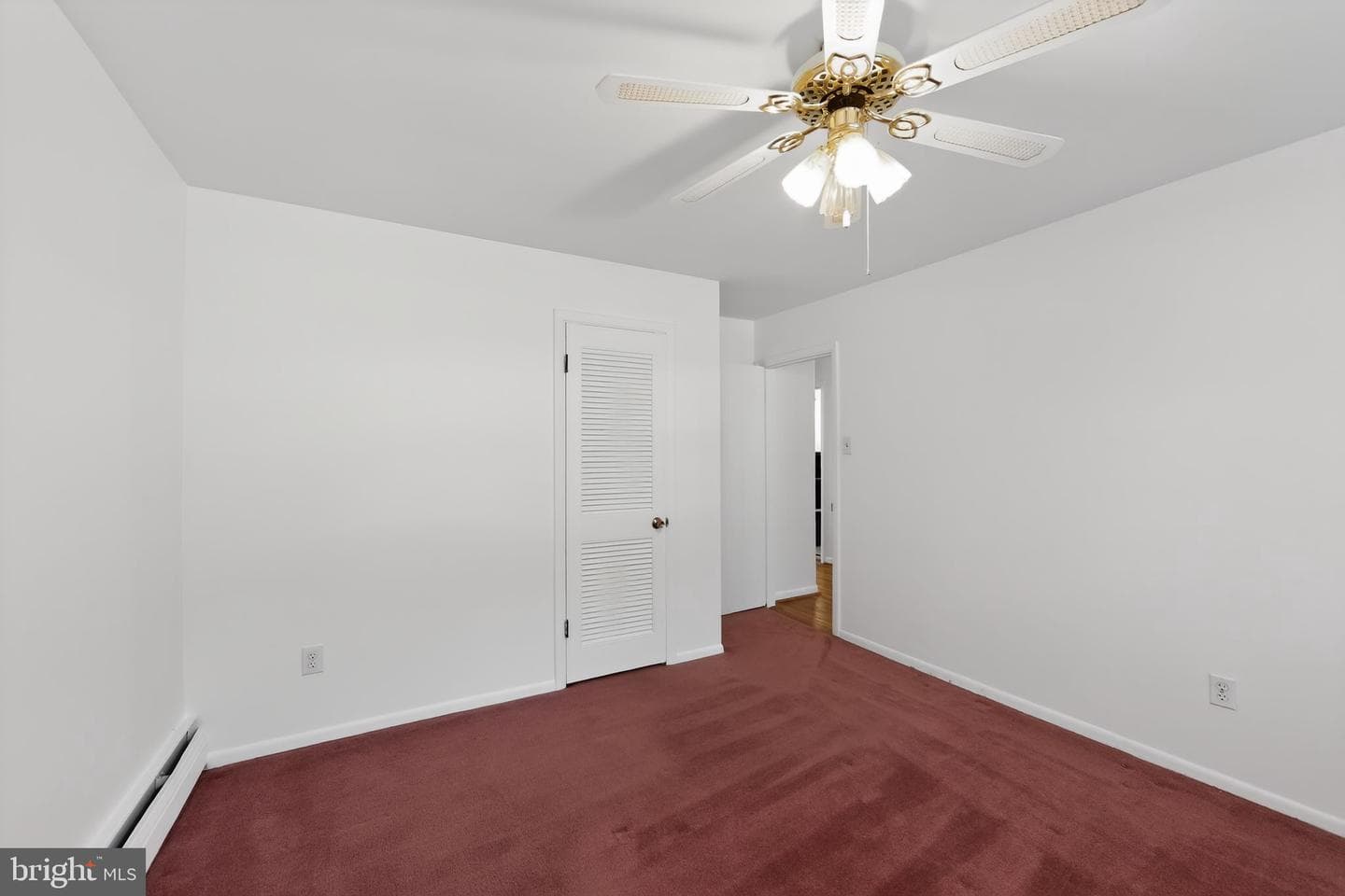 533 Martin Lane photo 26