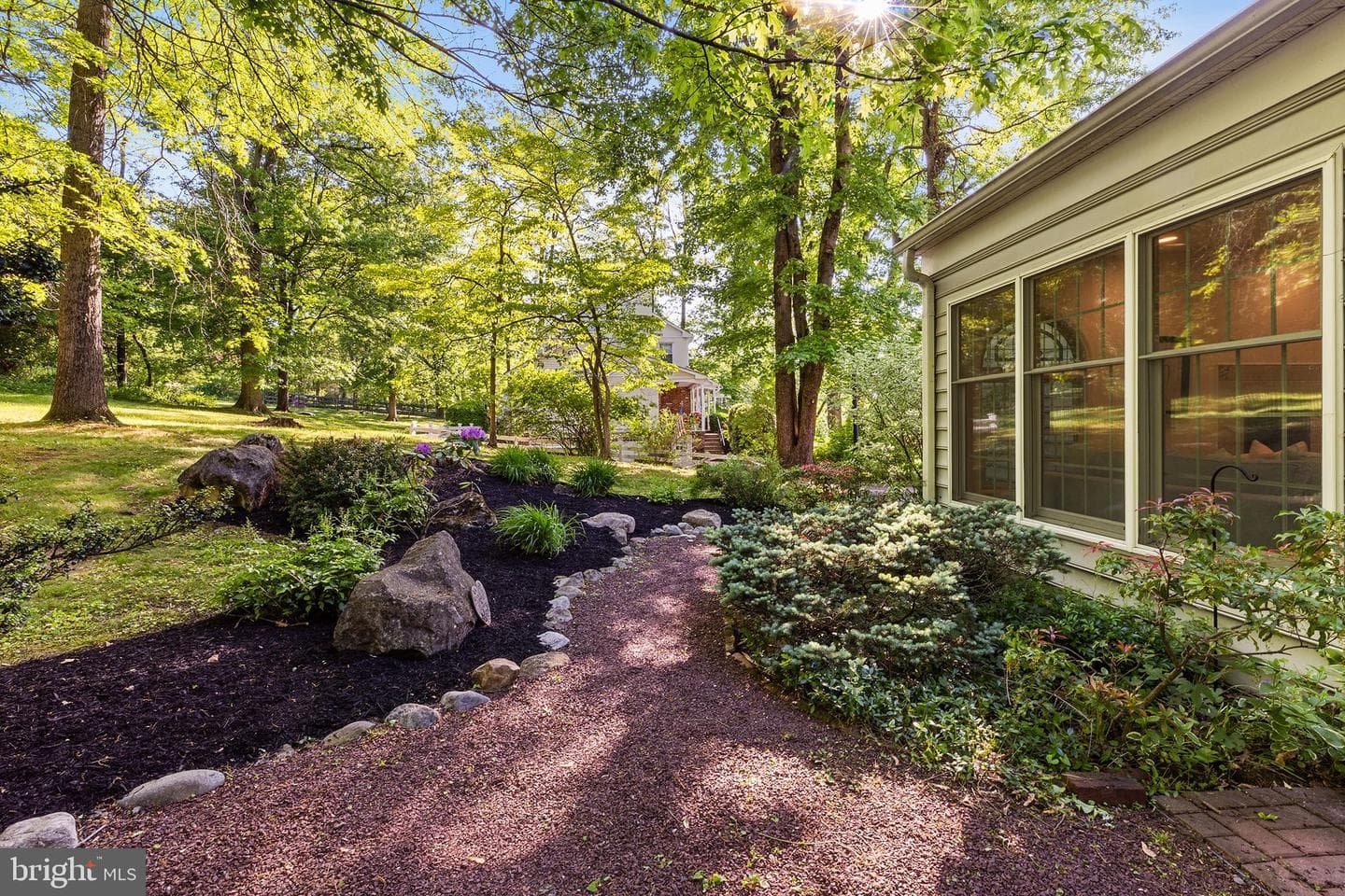 563 Applewood Drive photo 36