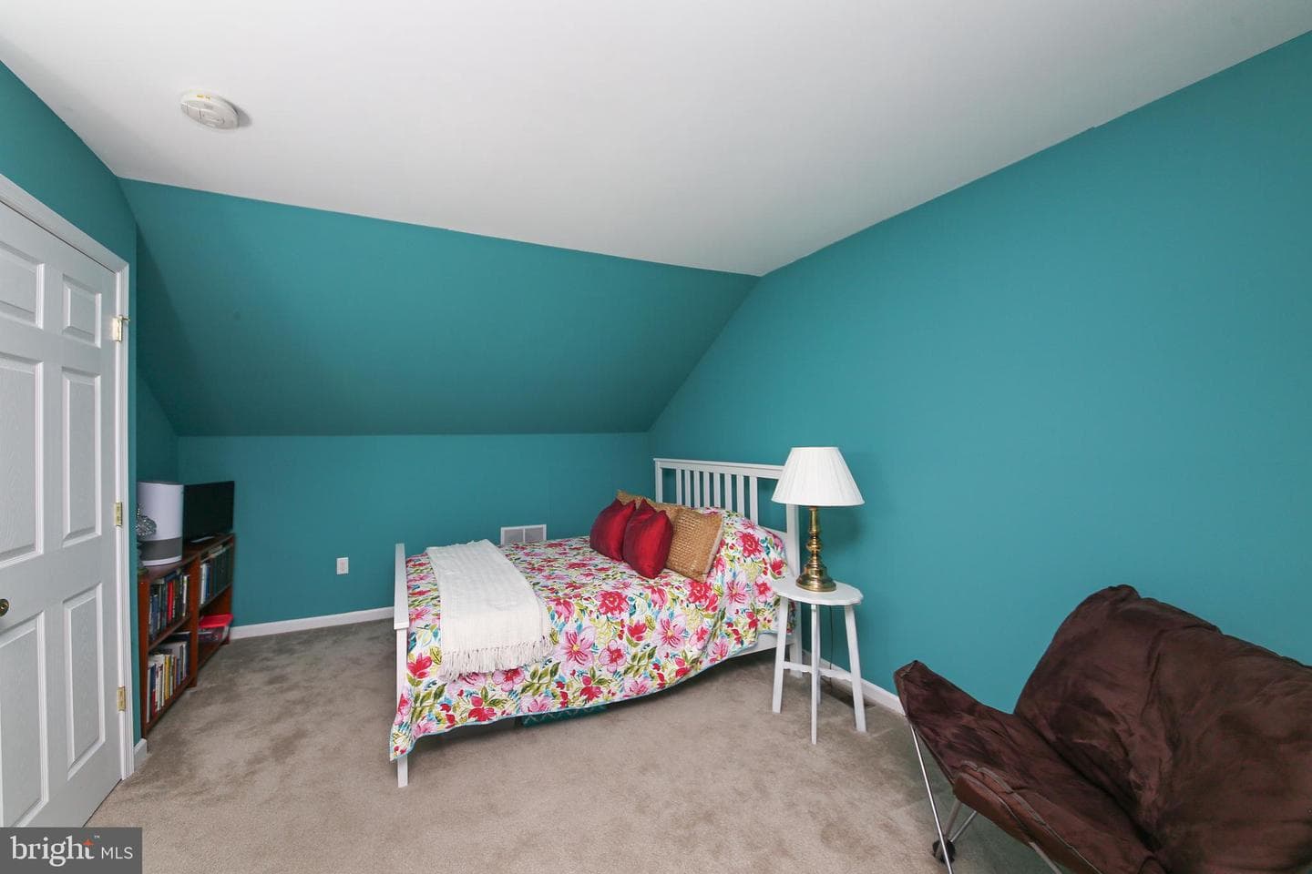 545 Grove Street photo 18
