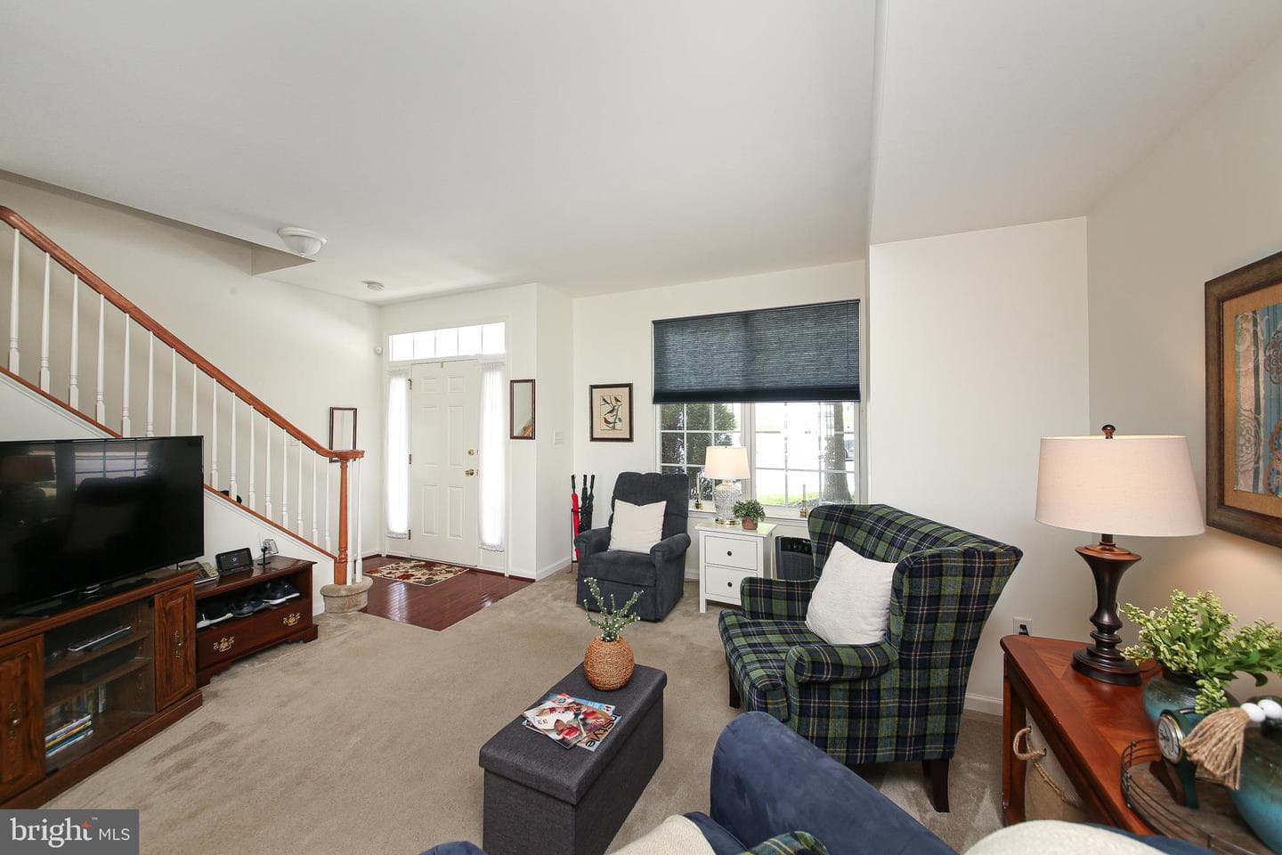 545 Grove Street photo 3