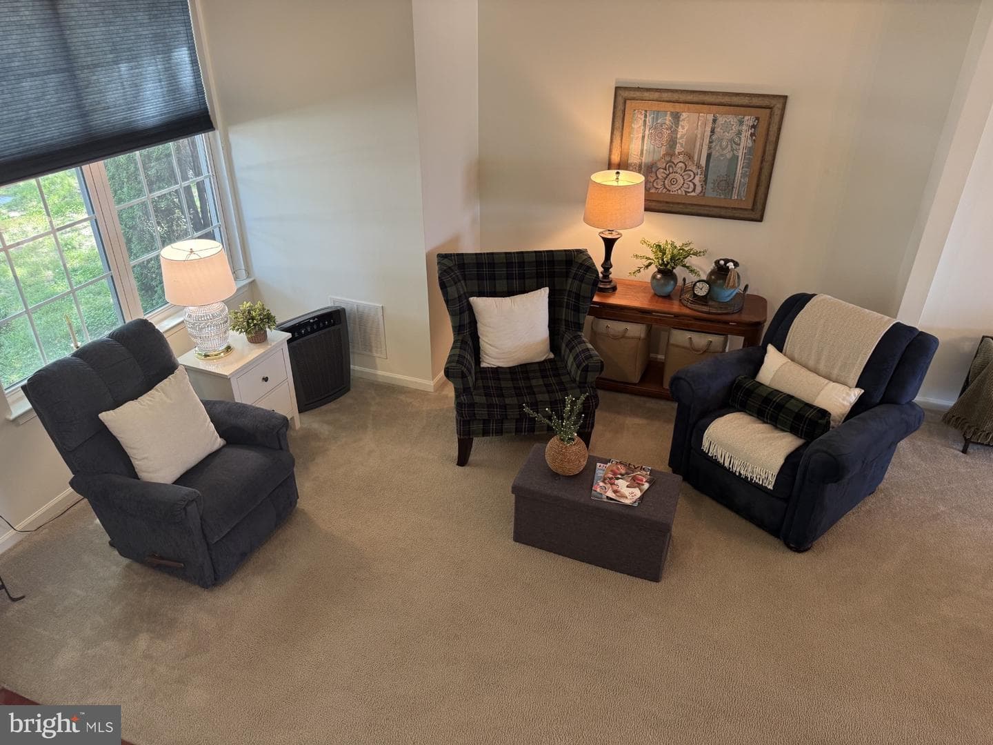 545 Grove Street photo 4