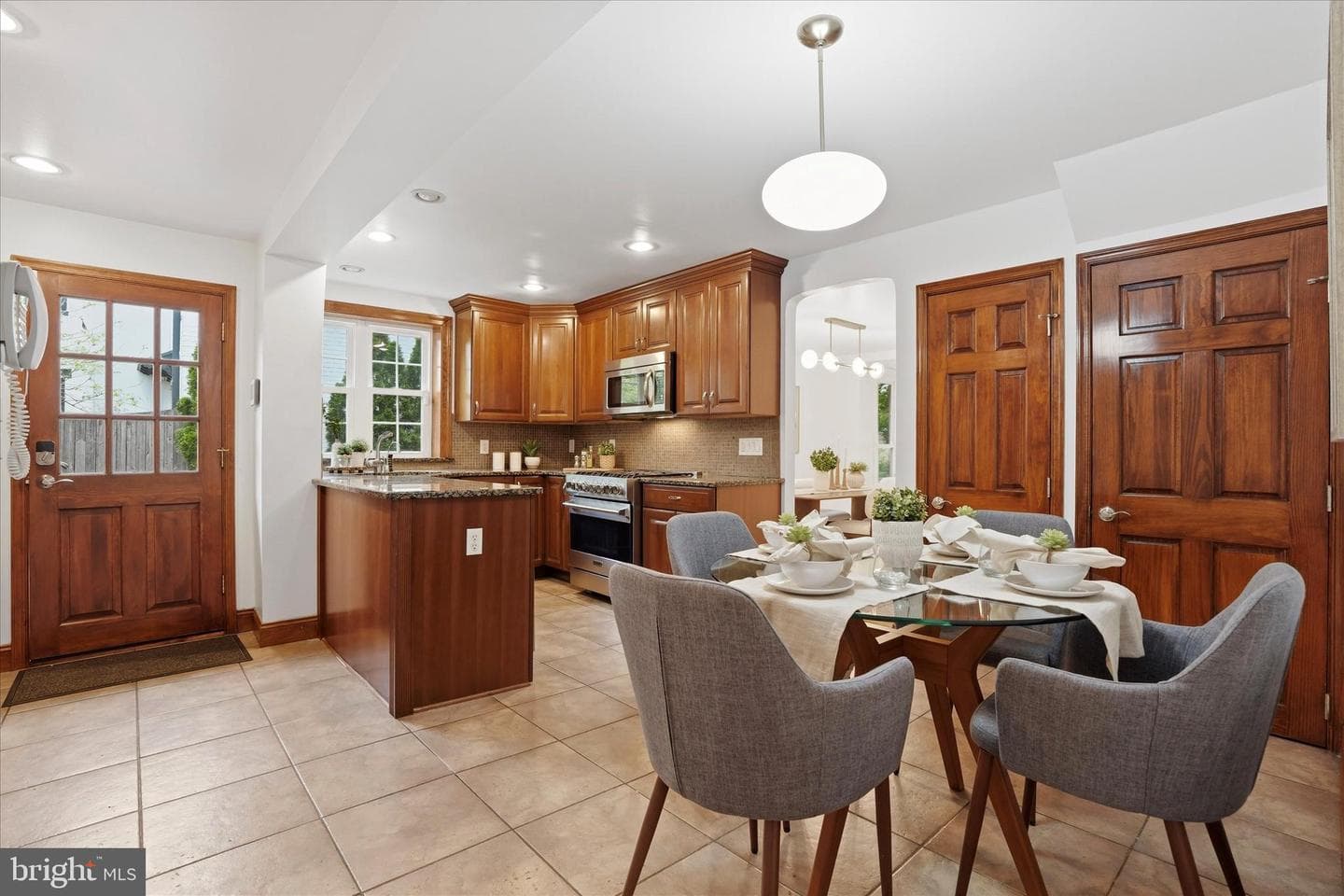 518 Winding Way photo 14
