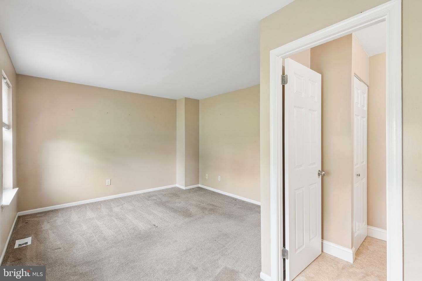 537 Bassett Lane photo 27