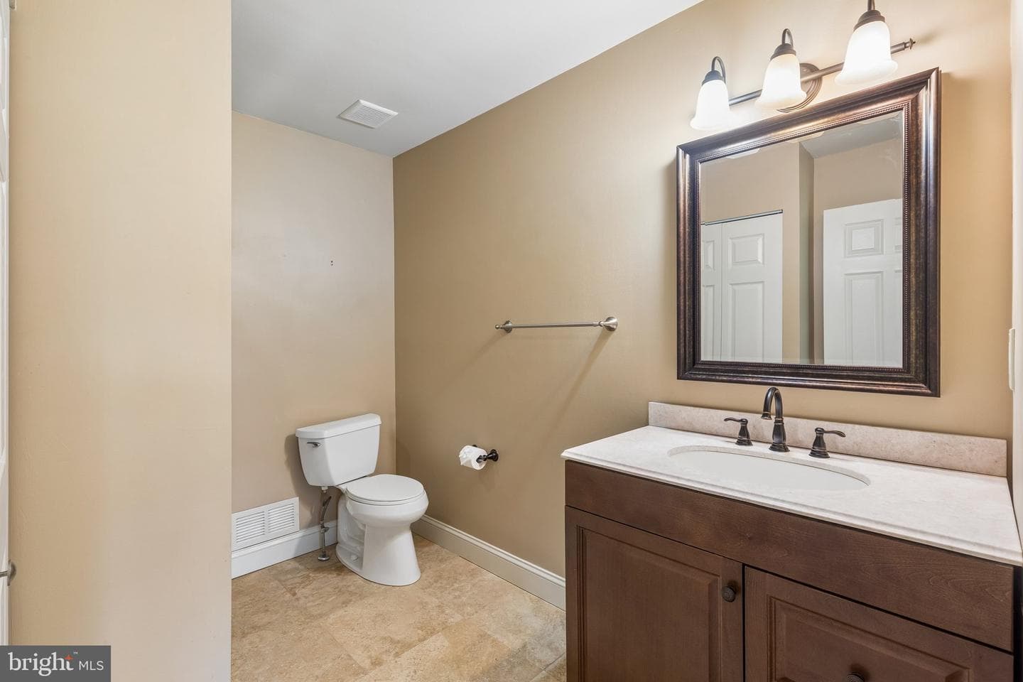 537 Bassett Lane photo 28