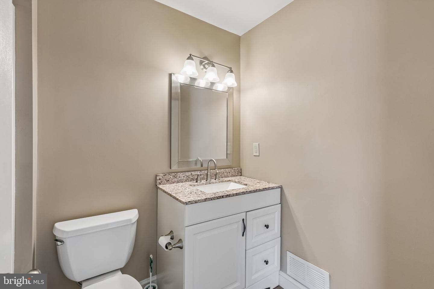 537 Bassett Lane photo 32