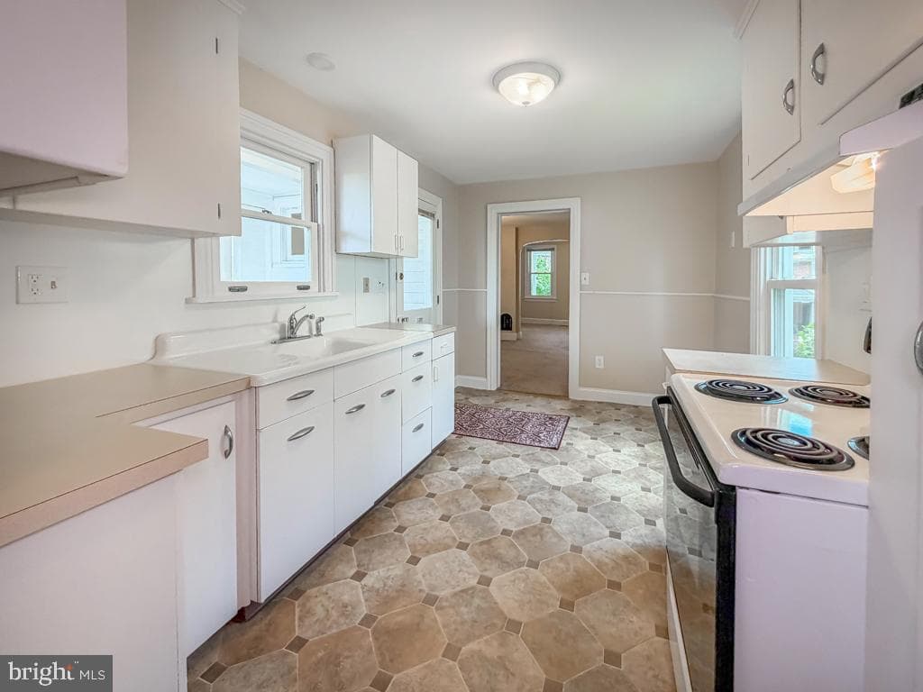 262 N Hanover Street photo 17