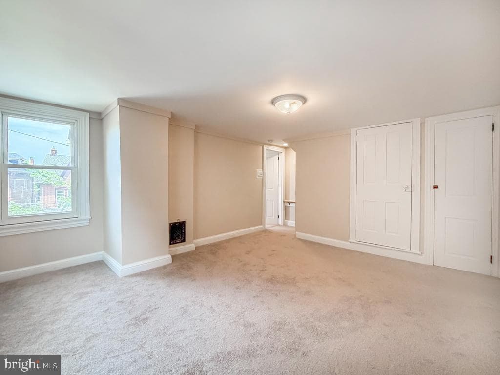 262 N Hanover Street photo 24