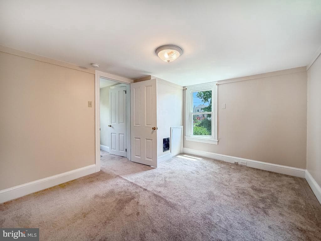 262 N Hanover Street photo 27