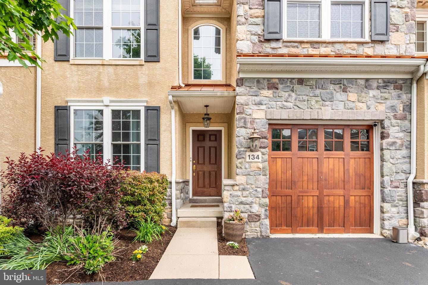 134 Carriage Court photo 2