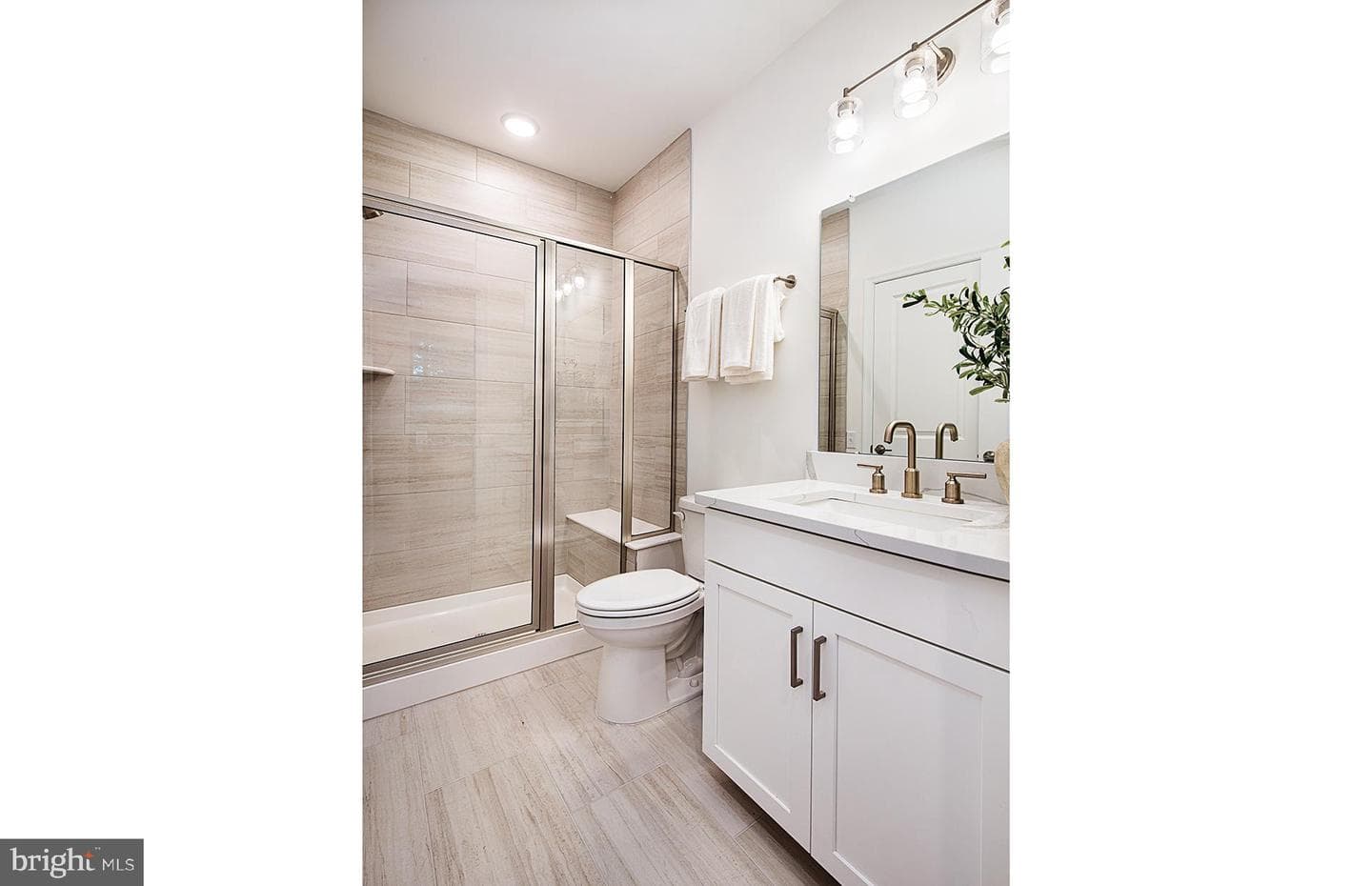 112 Beacon Court #10305 photo 16