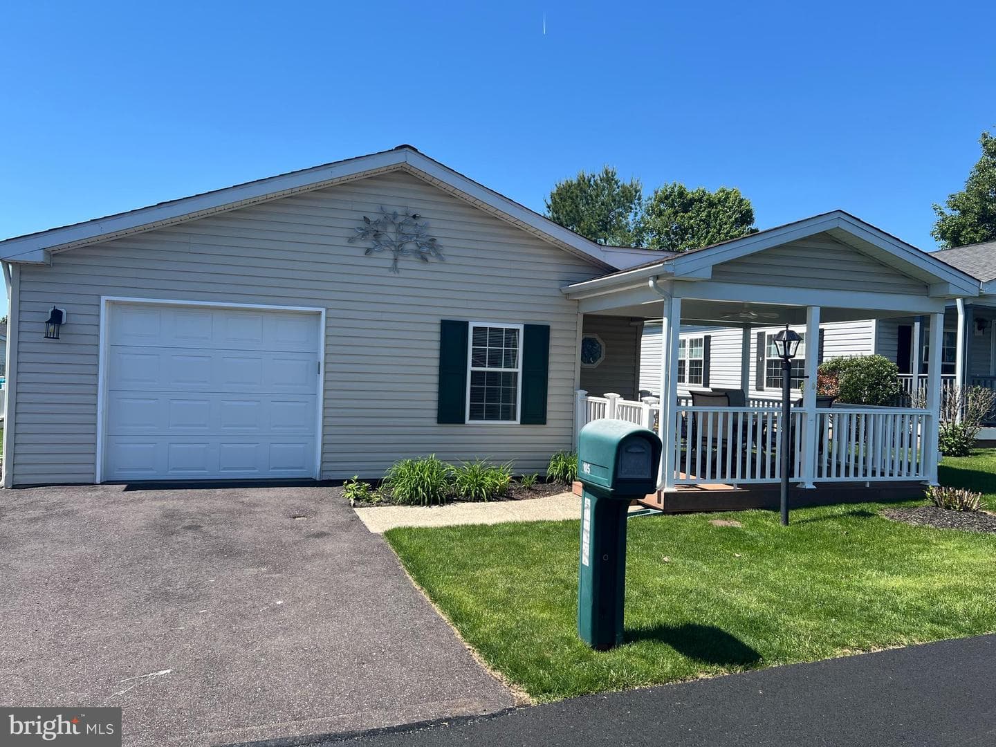 105 Lilac Place