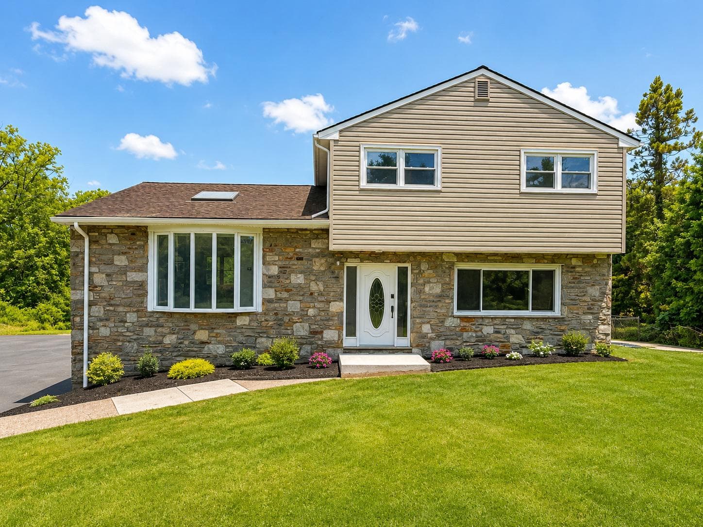 1104 Church Road photo 2