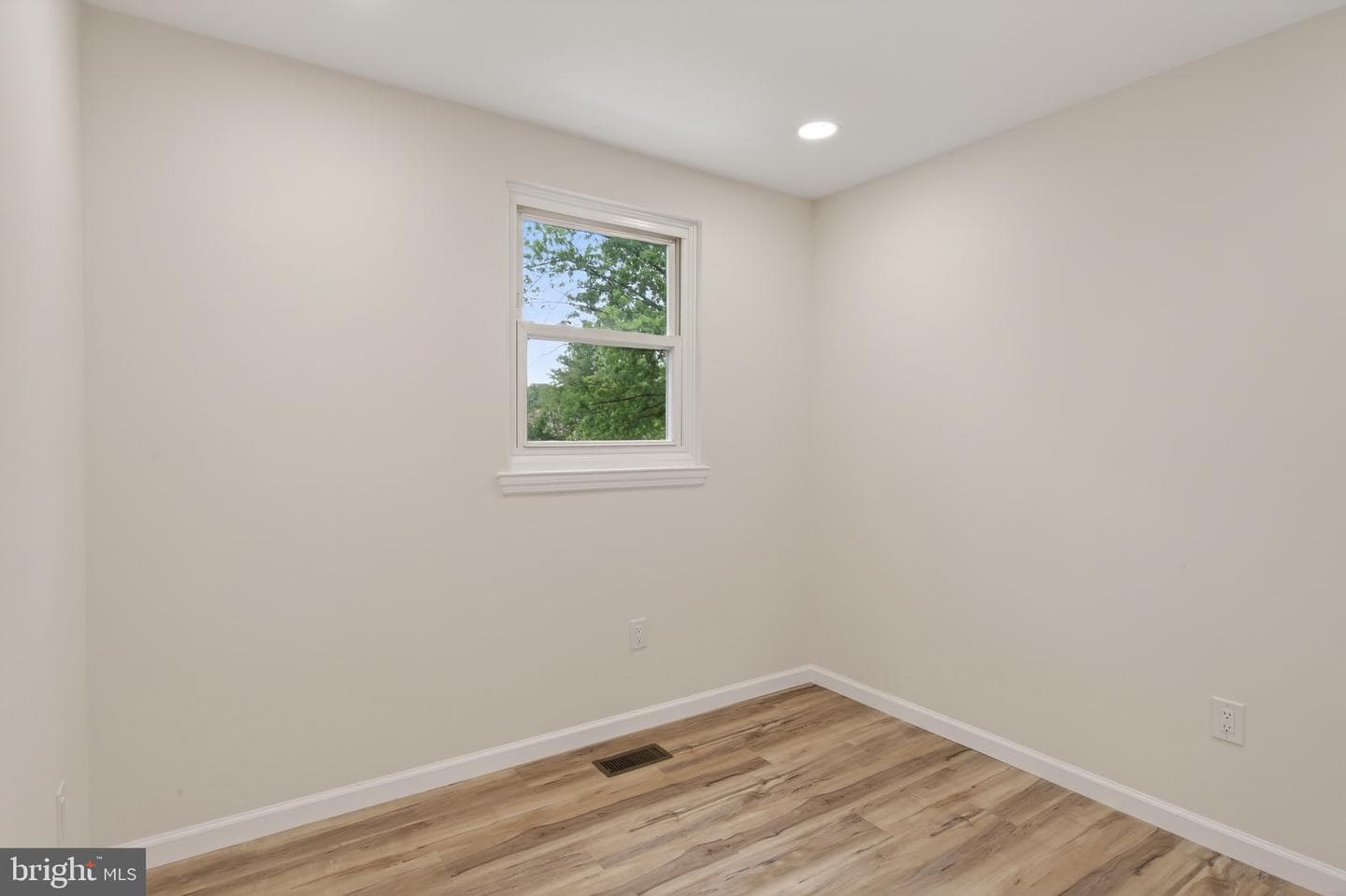 501 Hemlock Road photo 19