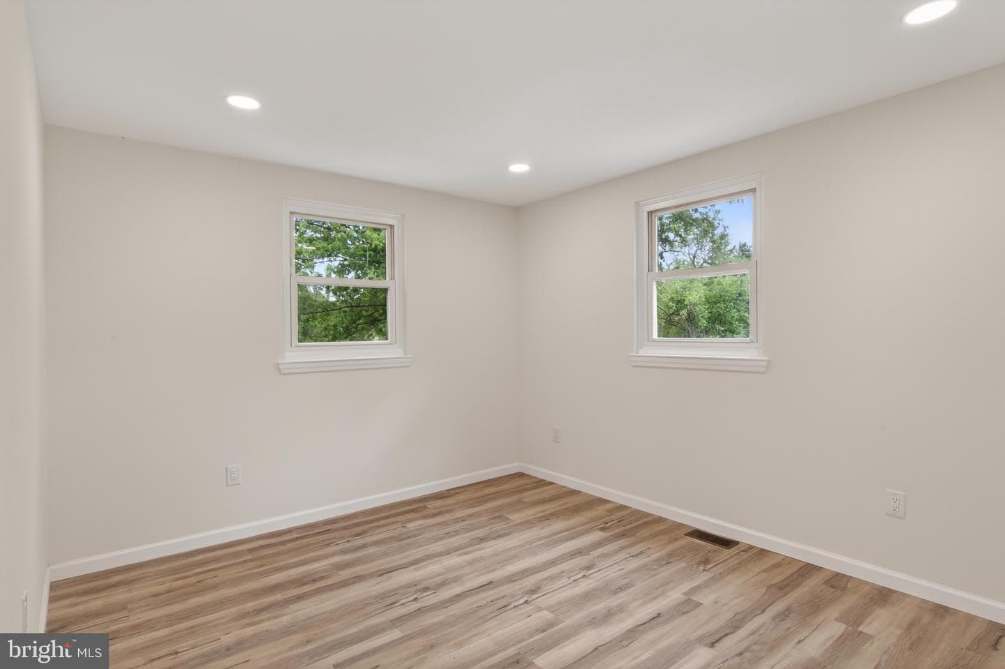 501 Hemlock Road photo 20