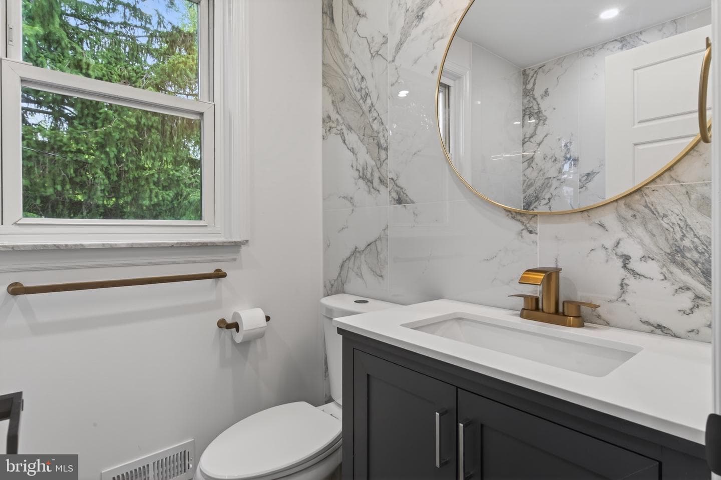 501 Hemlock Road photo 22