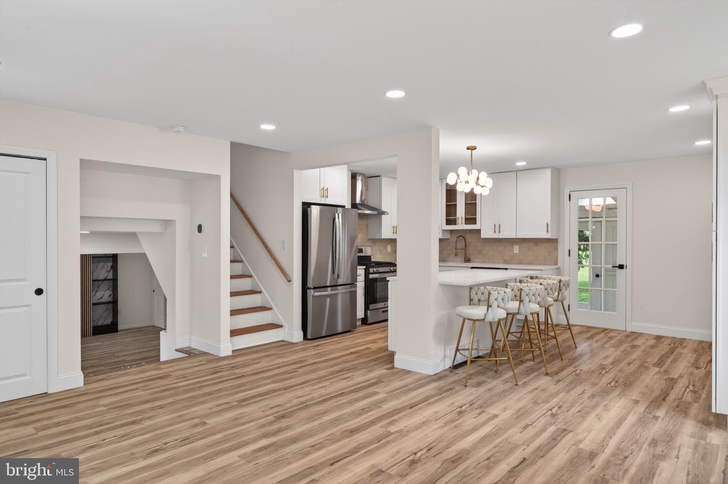 501 Hemlock Road photo 8