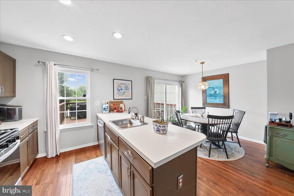 603 Longwood Road photo 9