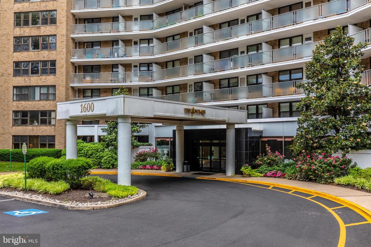 1600 Hagys Ford Rd # 8U photo 3