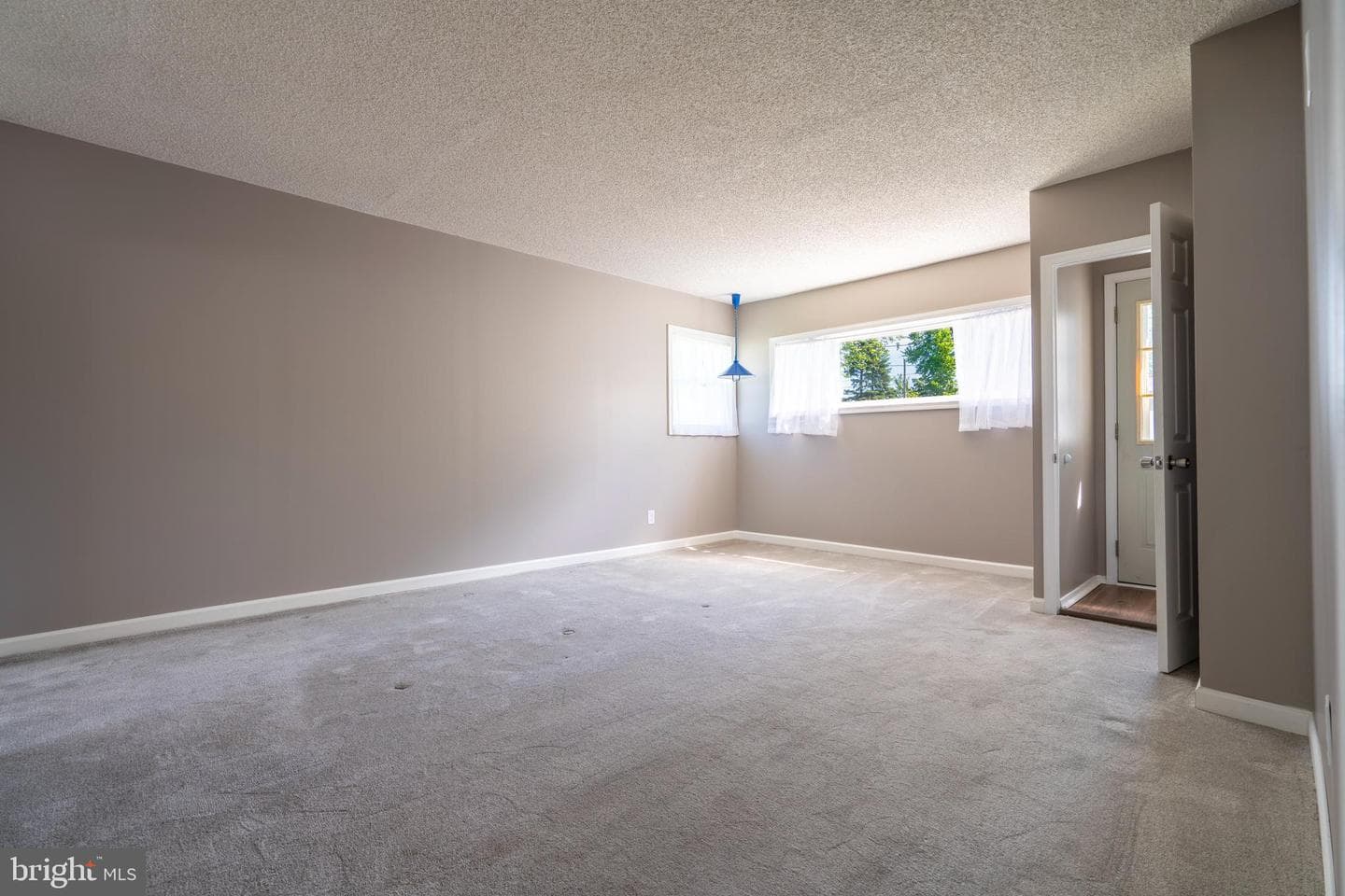 23 Maple Avenue photo 22