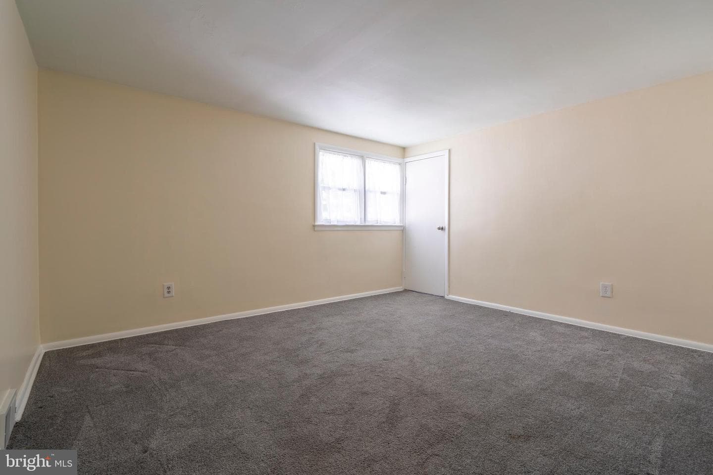 23 Maple Avenue photo 27