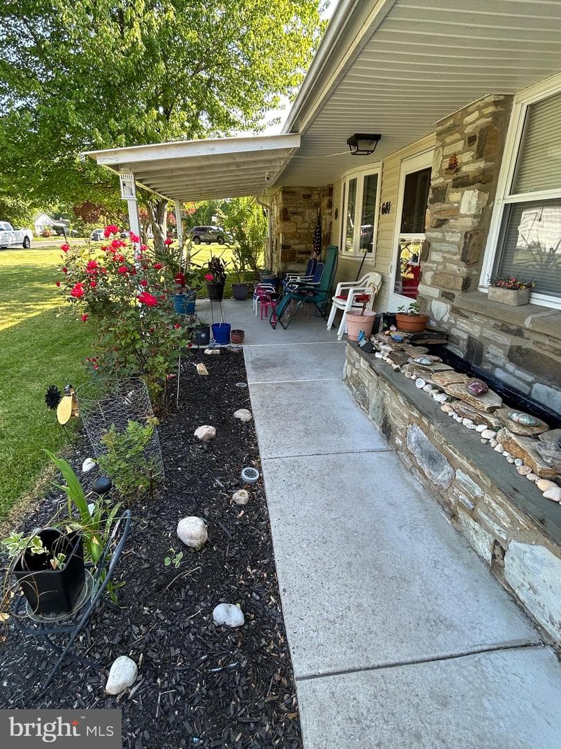 681 Pembroke Road photo 30