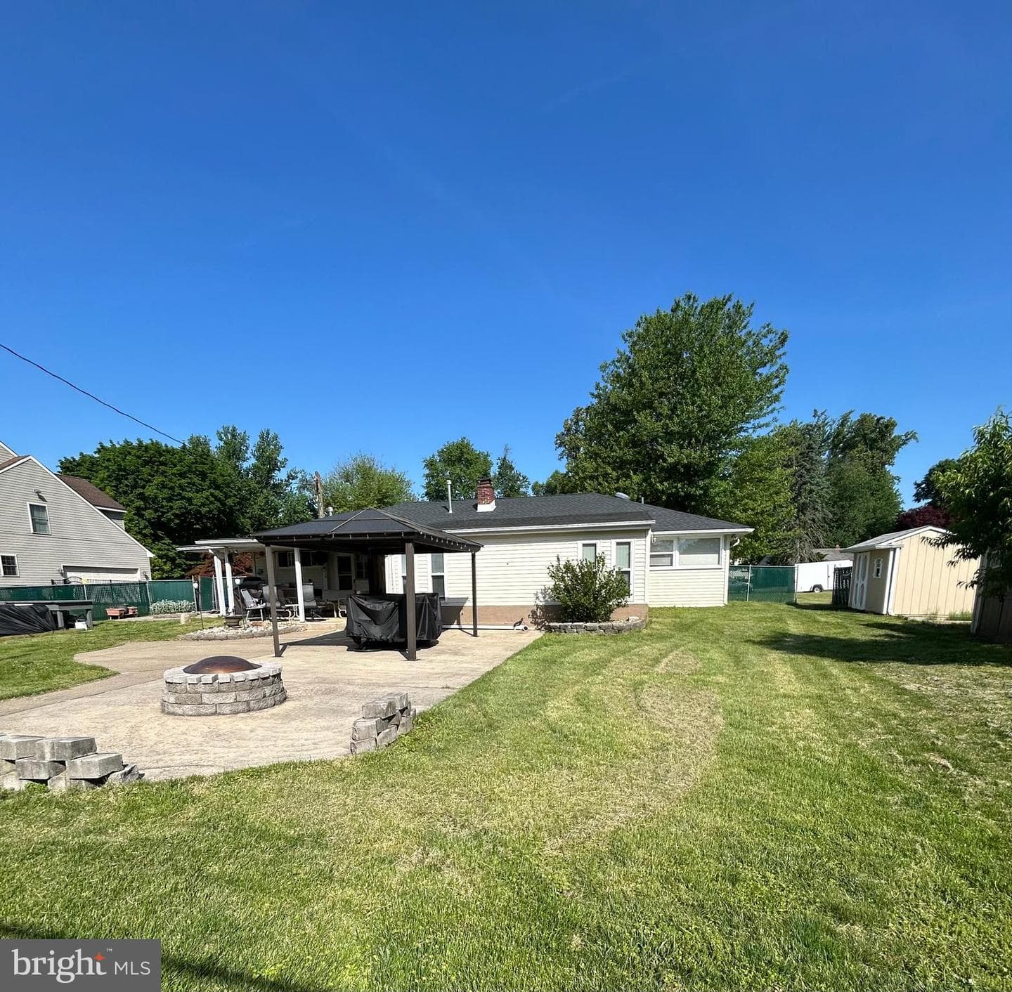 681 Pembroke Road photo 34