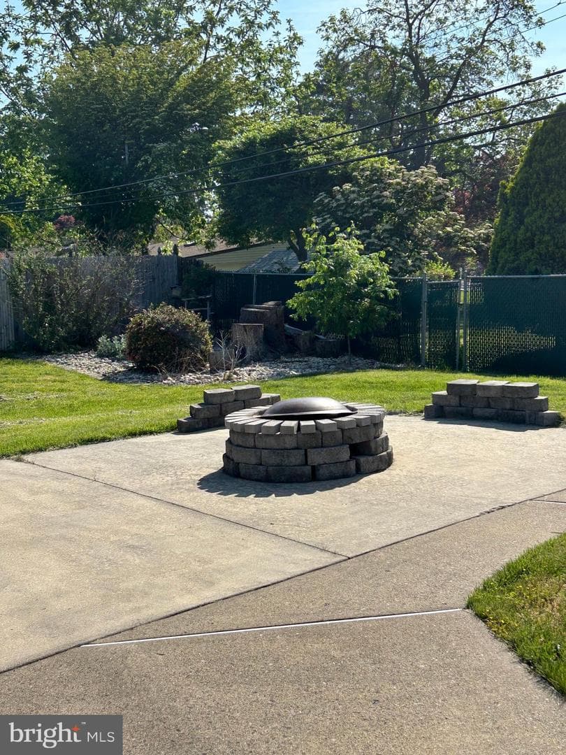 681 Pembroke Road photo 43