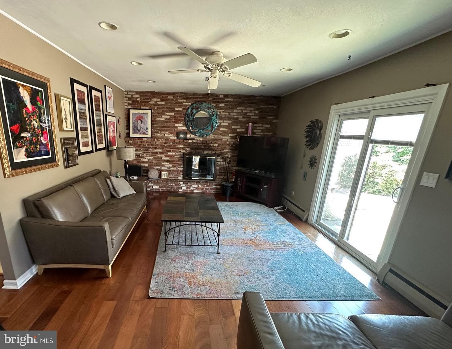 1325 Deflavis Circle photo 9