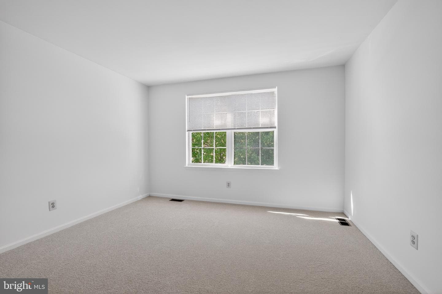 1150 Oxford Circle photo 19
