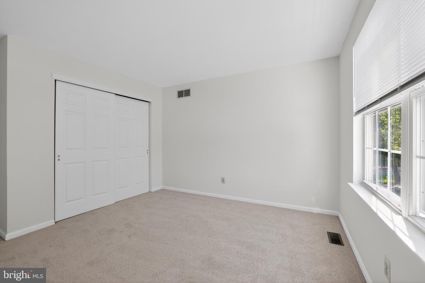 1150 Oxford Circle photo 22