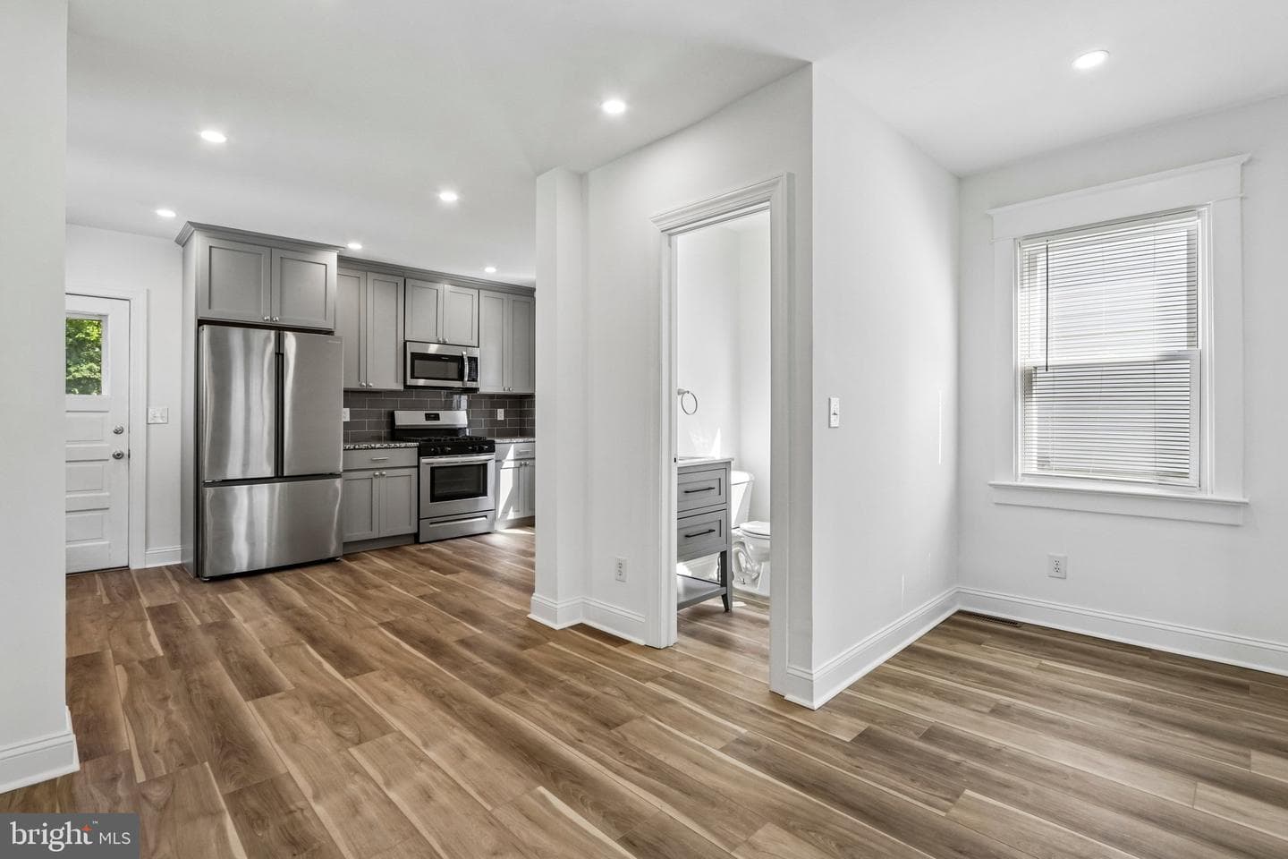 1833 Fairview Avenue photo 11