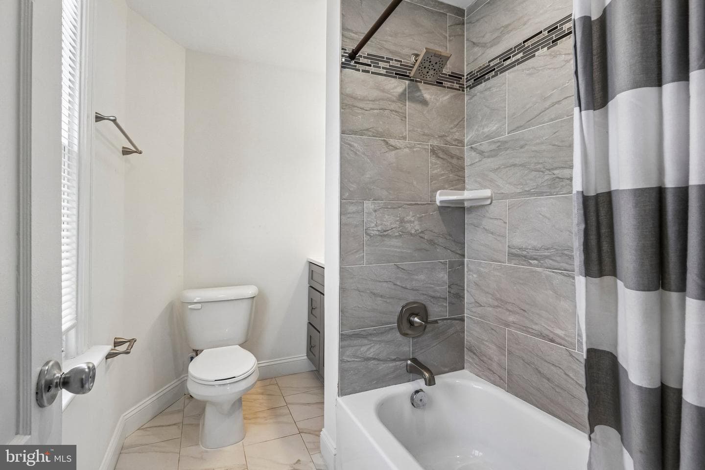 1833 Fairview Avenue photo 22
