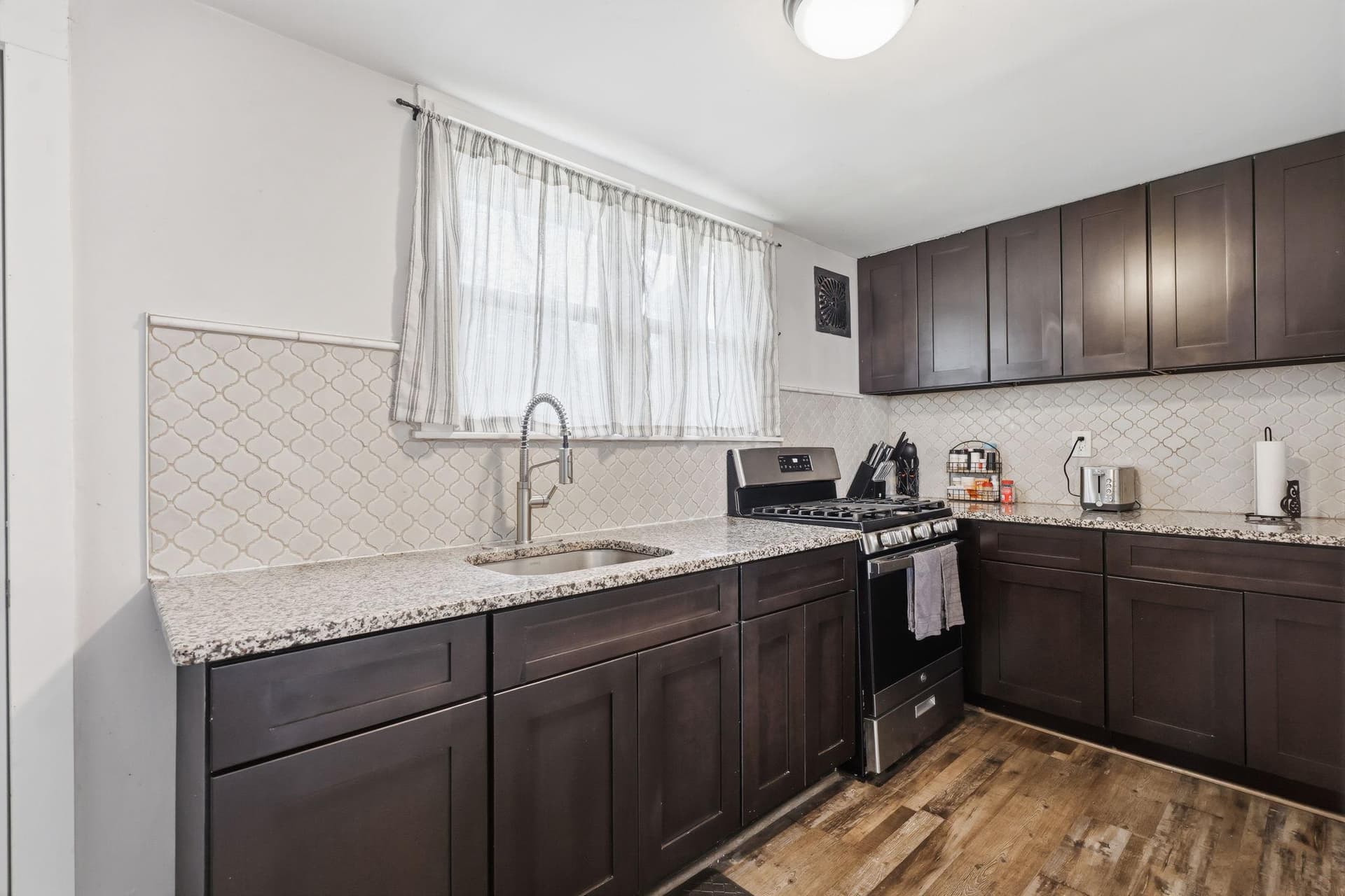 507 Jefferson Avenue photo 12