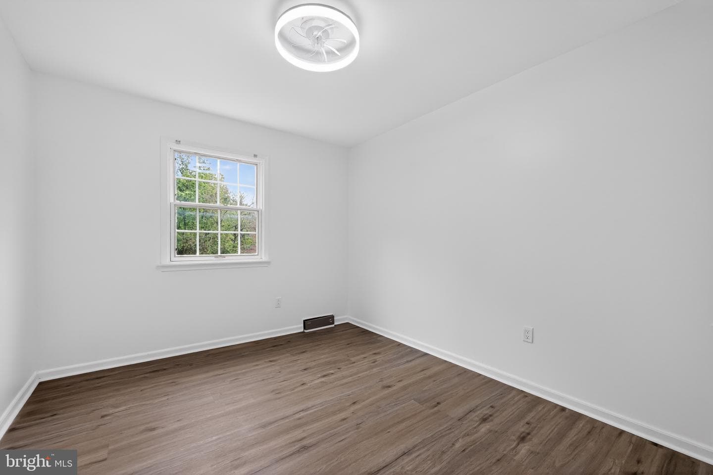 73 Roboda Boulevard photo 20