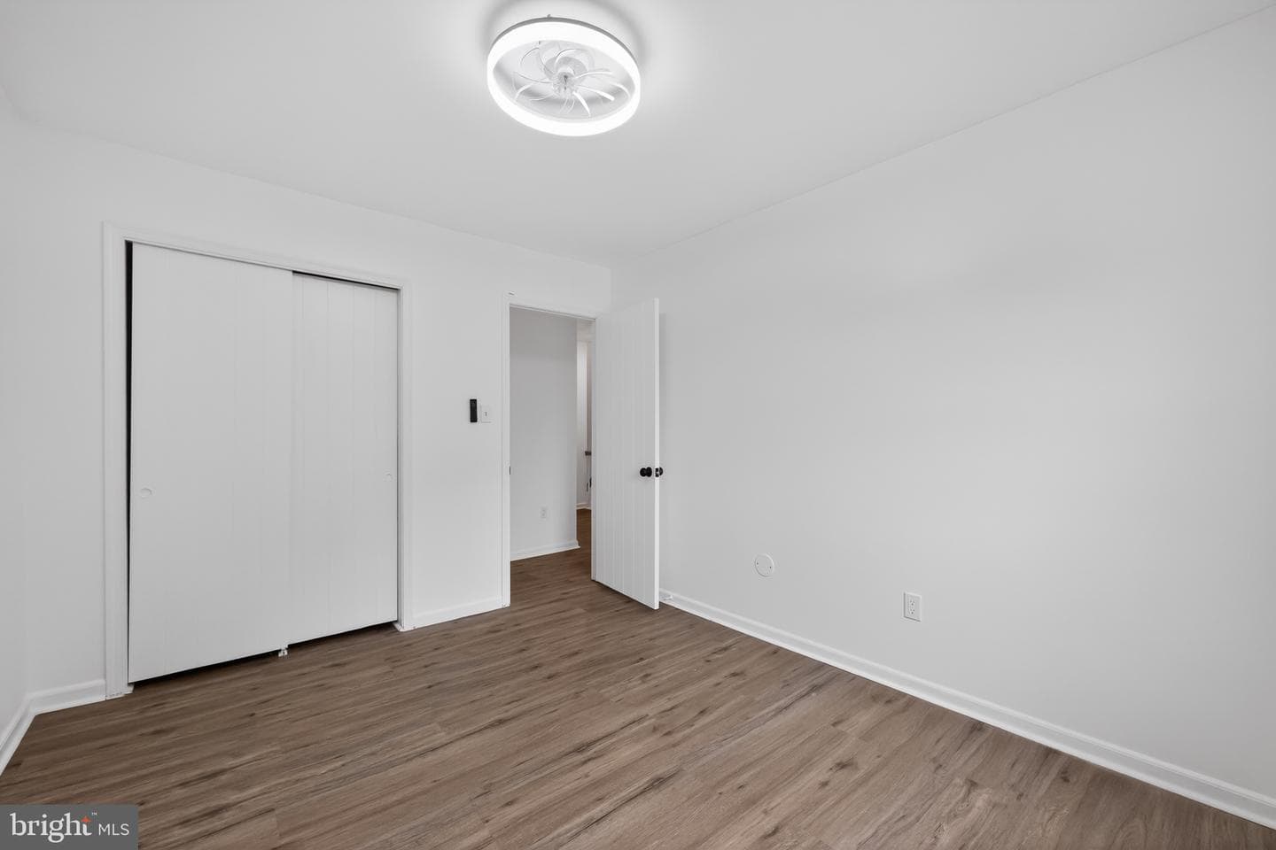 73 Roboda Boulevard photo 21