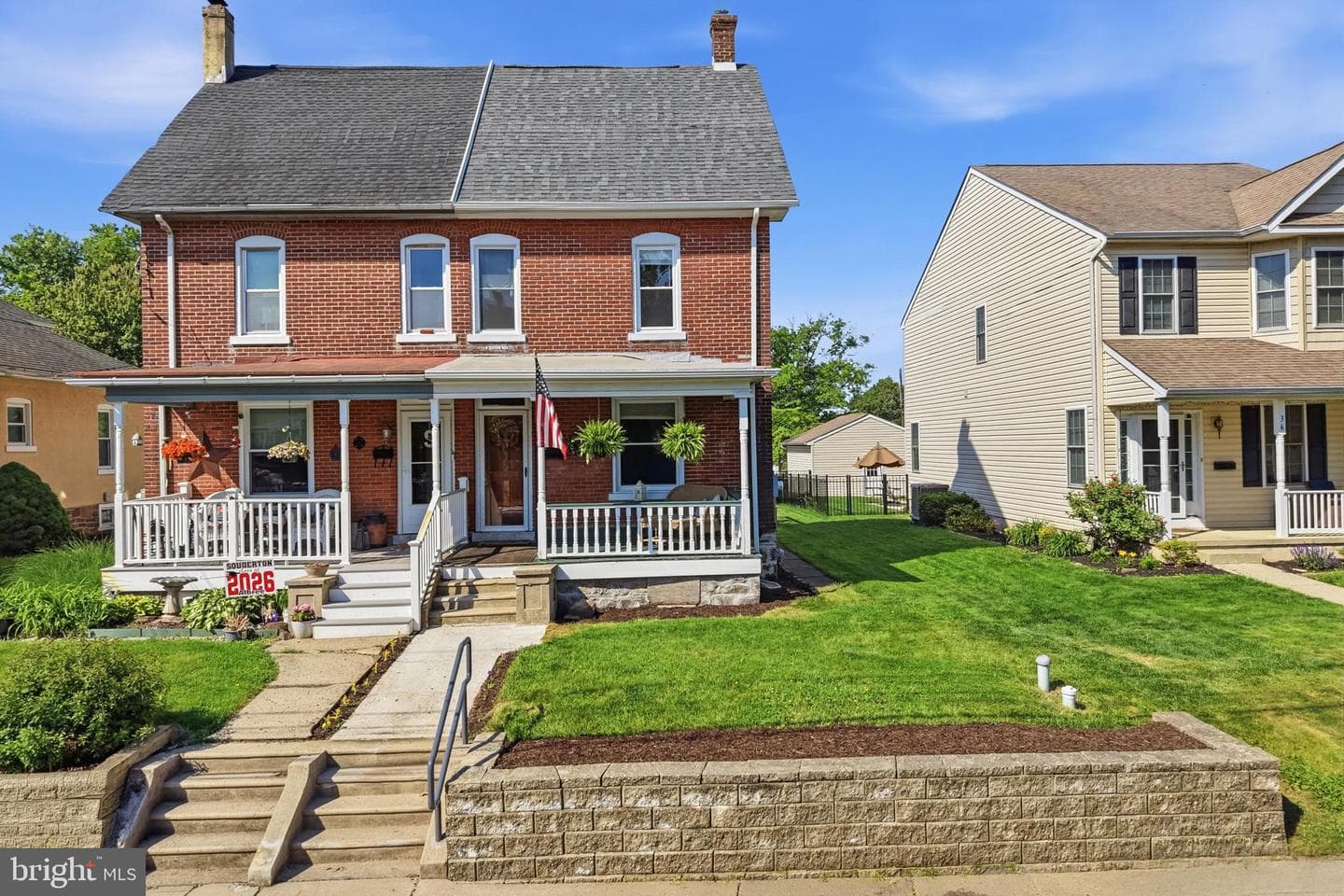 40 Adams Avenue photo 2