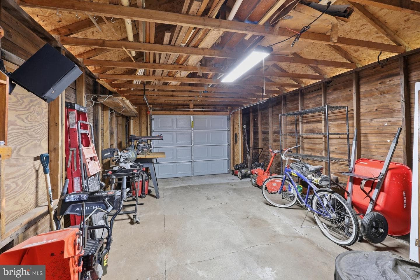 40 Adams Avenue photo 28