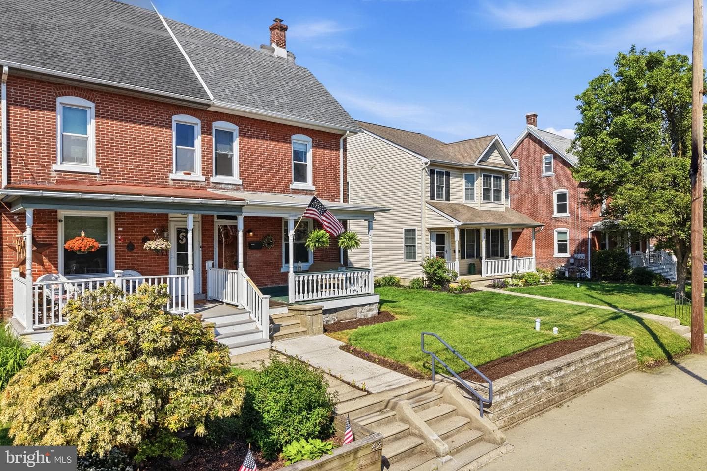 40 Adams Avenue photo 3