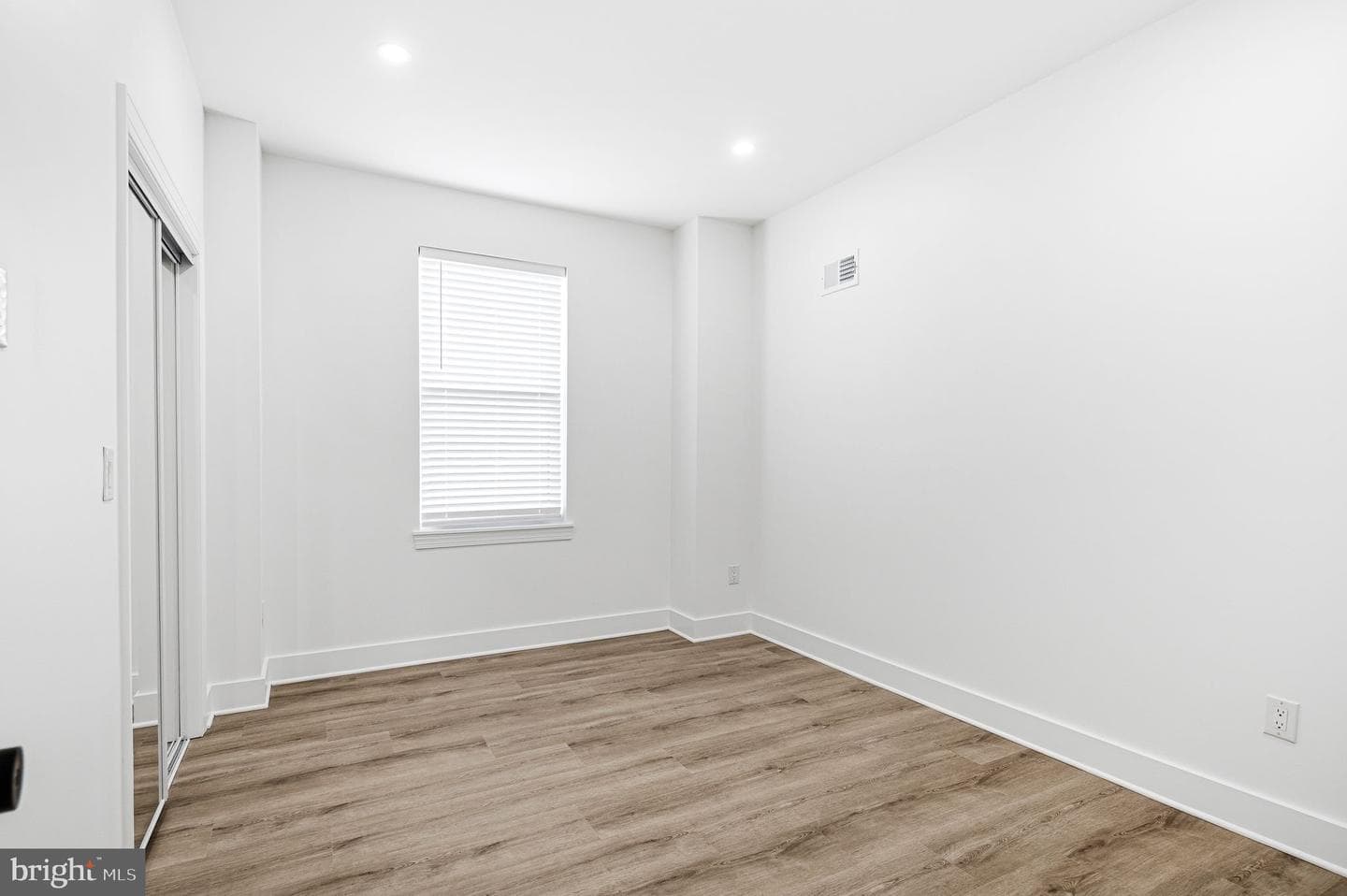 2370 Randolph Street photo 23