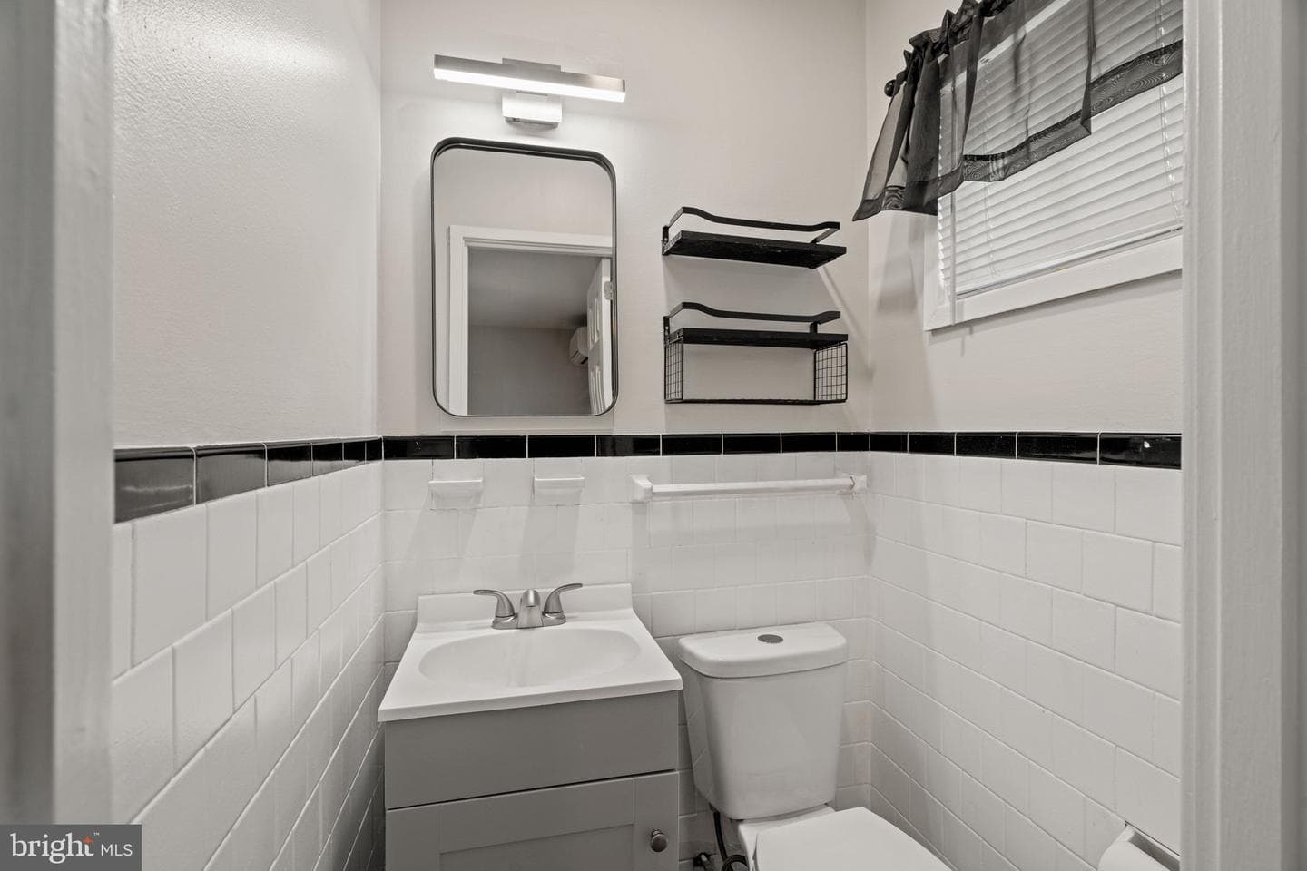 431 Marion Avenue photo 32