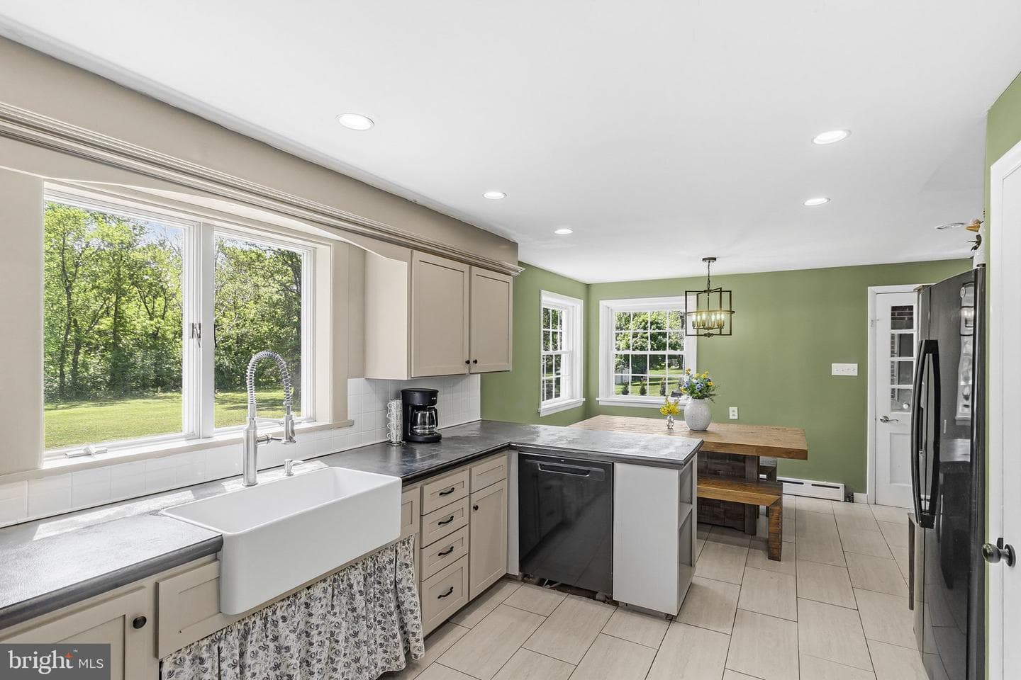 194 Congo Road photo 32
