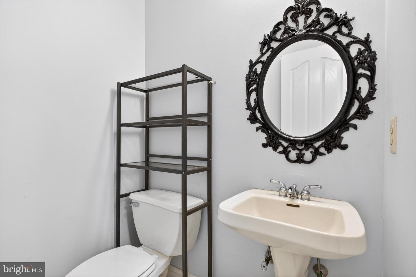 114 Williamsburg Way photo 13